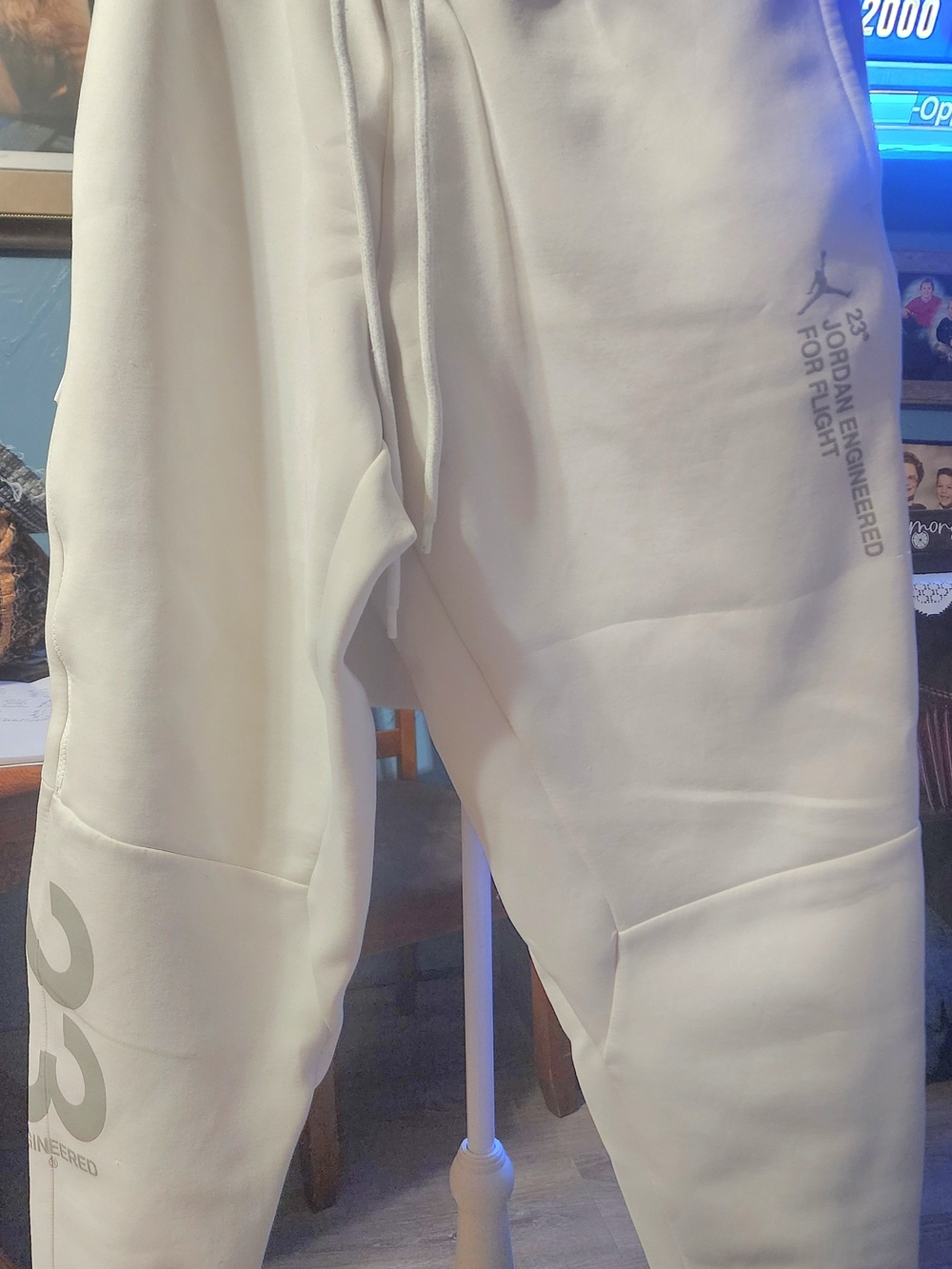 Jordan Men's White Jogger Sweatpants - Engineered for Flight Sz Lrg